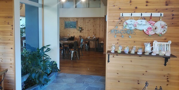 ローズカフェ 風のガーデンの店内