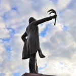 コシヒカリの父の銅像