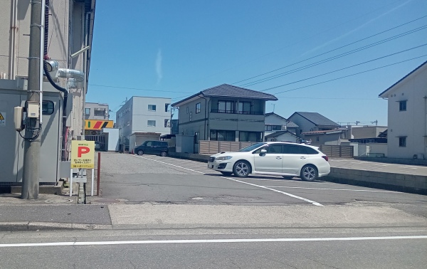麺の道ナナちゃんの駐車場