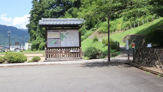 亀山西駐車場