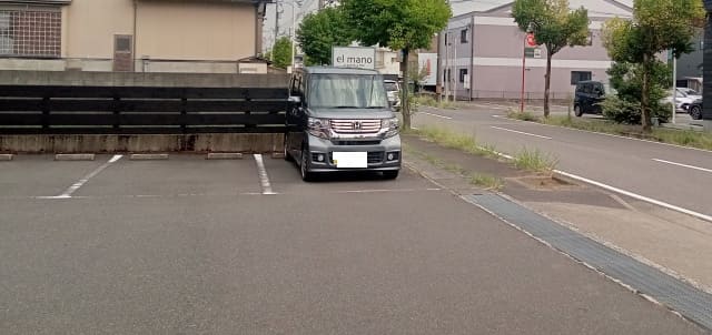 エルマノの駐車場